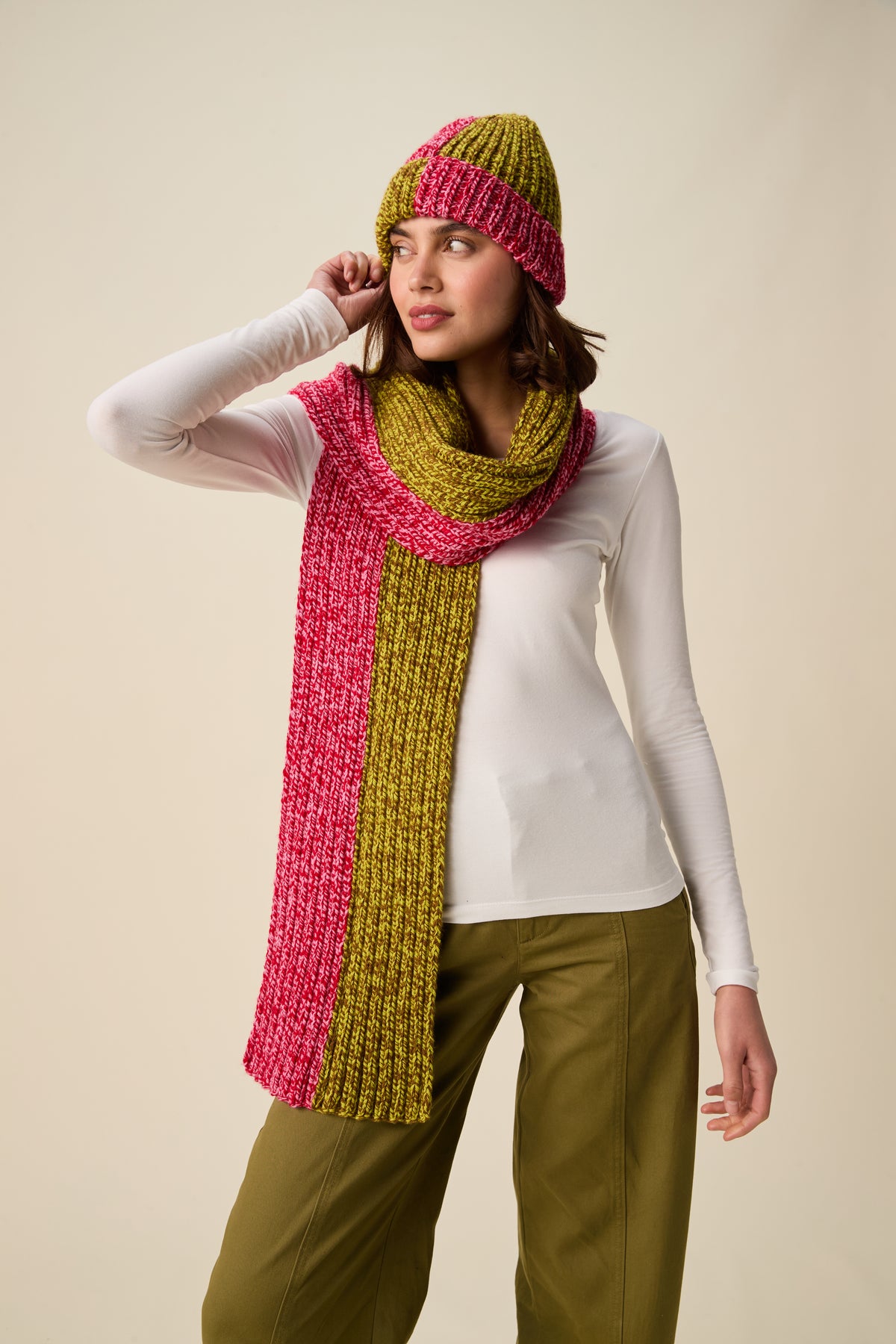 Knitting Pattern 10954 - Doubles Hat & Scarf Set in Bonus Marl Chunky