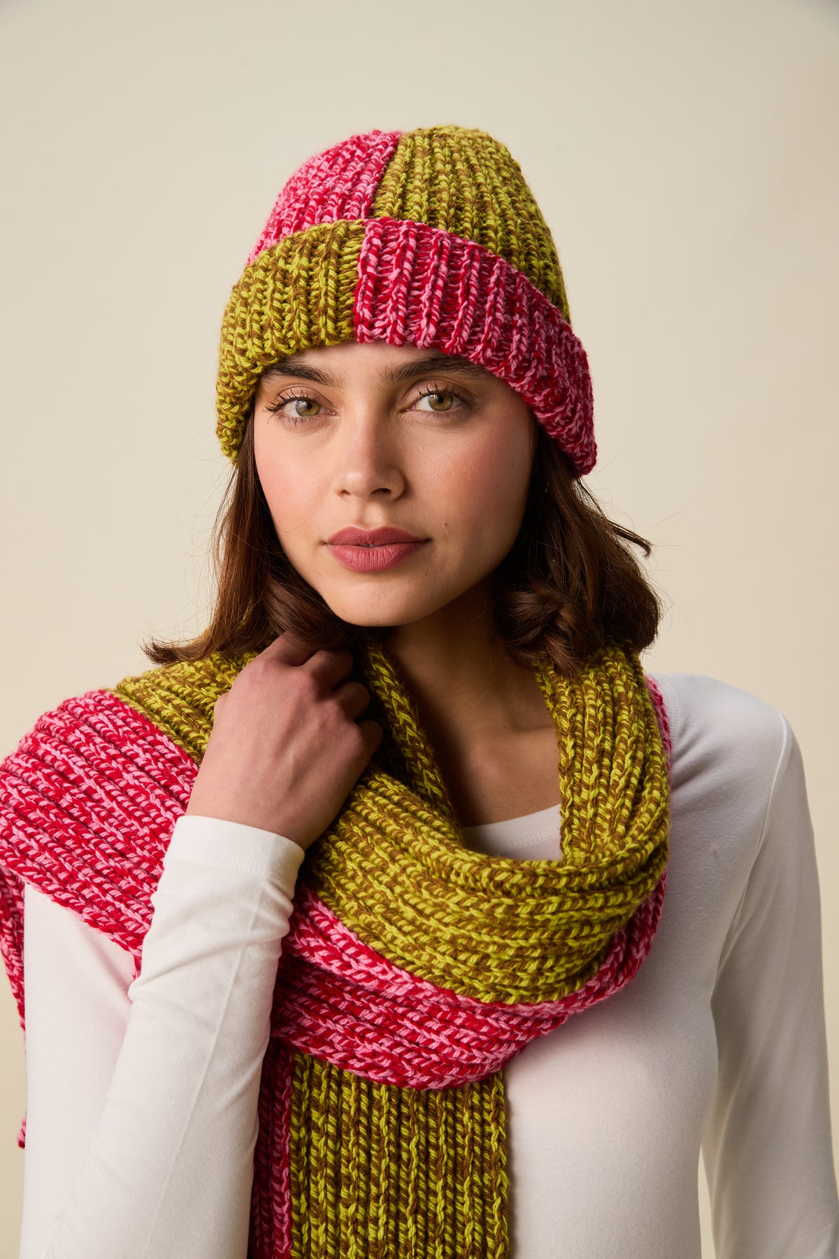 Knitting Pattern 10954 - Doubles Hat & Scarf Set in Bonus Marl Chunky