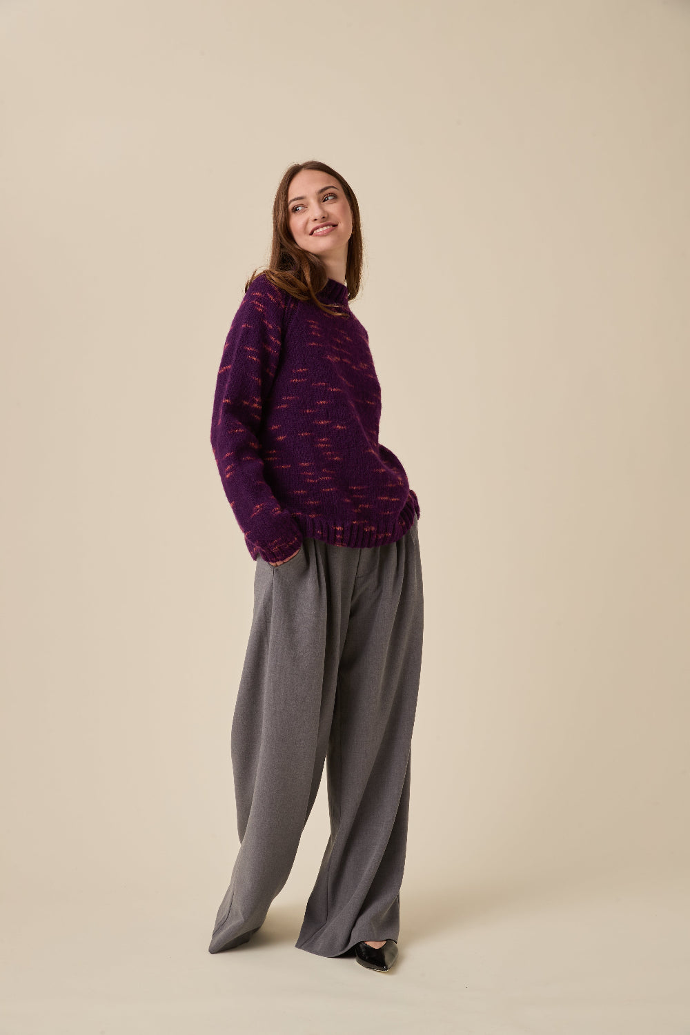 Knitting Pattern 10959 - Kindling Raglan Sweater in Embers DK