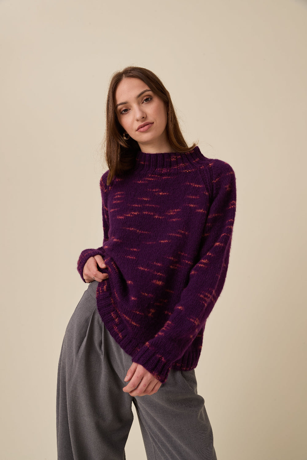 Knitting Pattern 10959 - Kindling Raglan Sweater in Embers DK