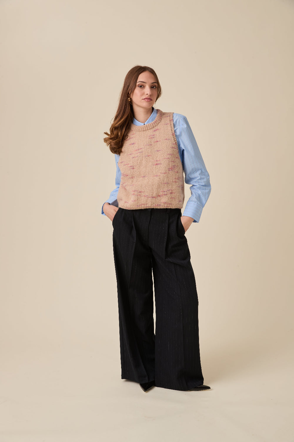 Knitting Pattern 10960 - Flicker Versatile Vest in Embers DK