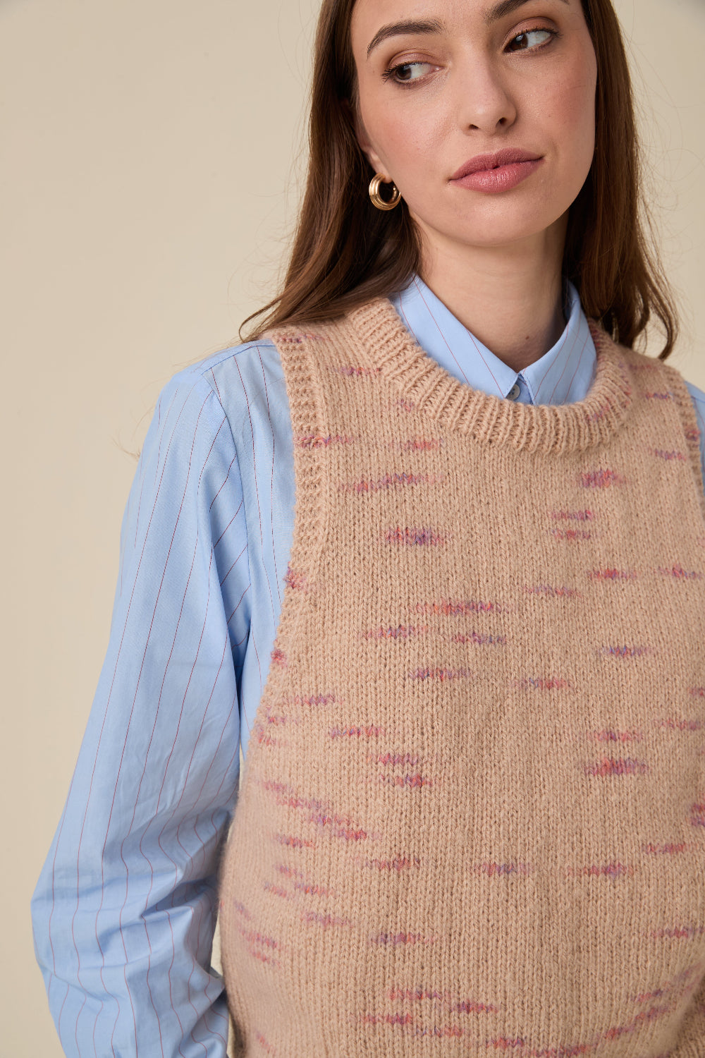 Knitting Pattern 10960 - Flicker Versatile Vest in Embers DK