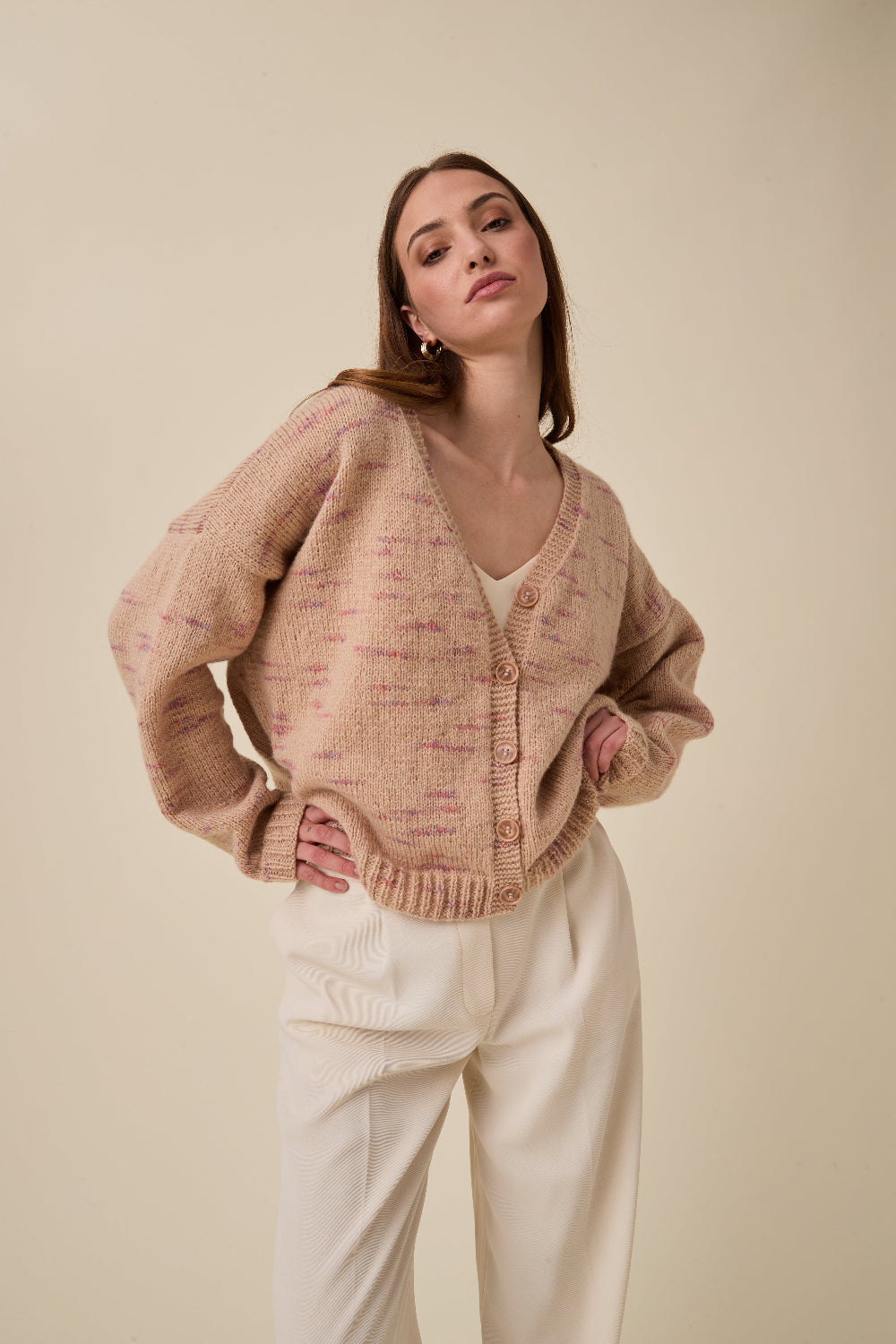 Knitting Pattern 10961 - Flare V-Neck Cardigan in Embers DK