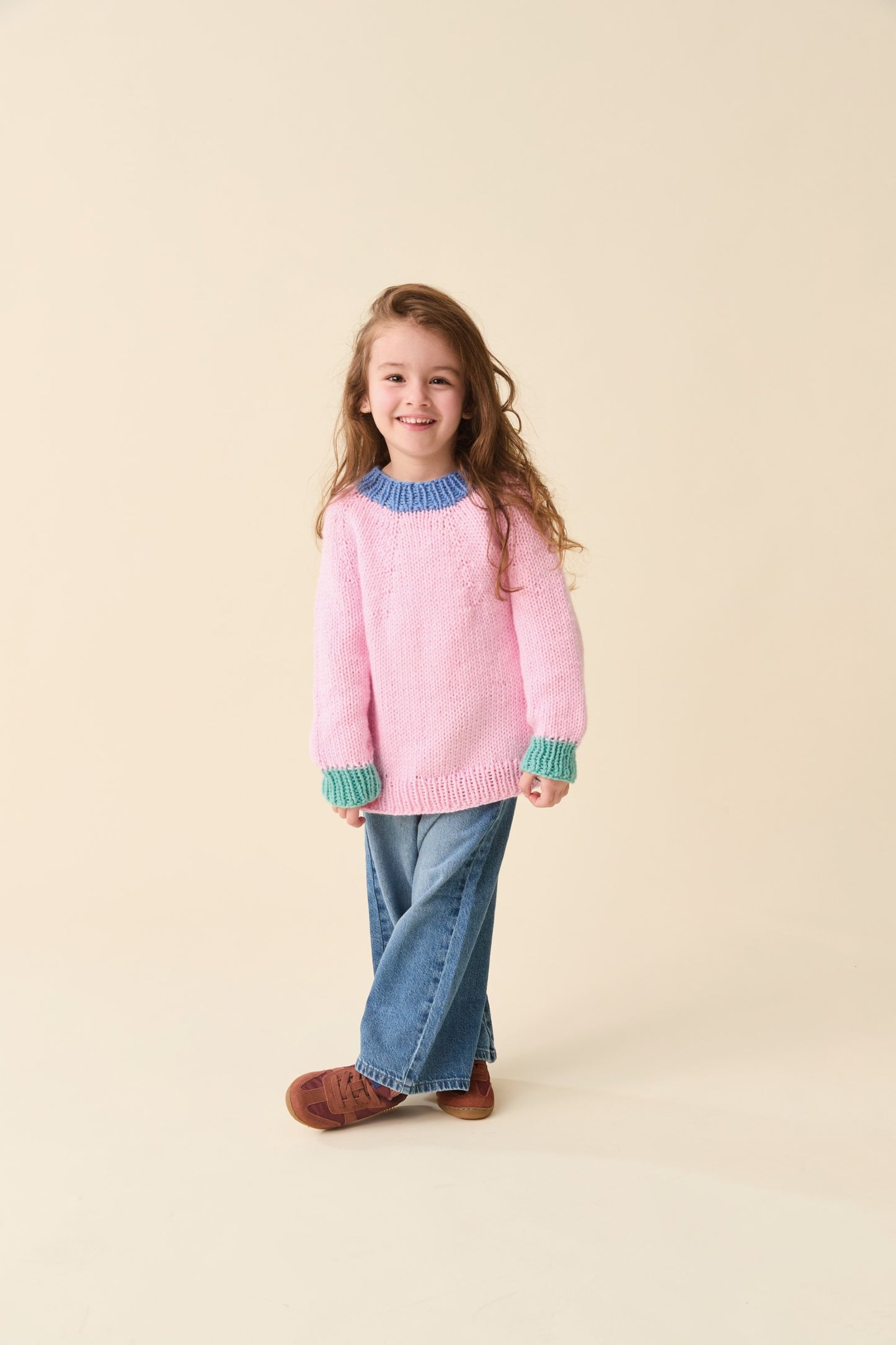 Knitting Pattern 2634 - Sweater in Sirdar Snuggly Chunky