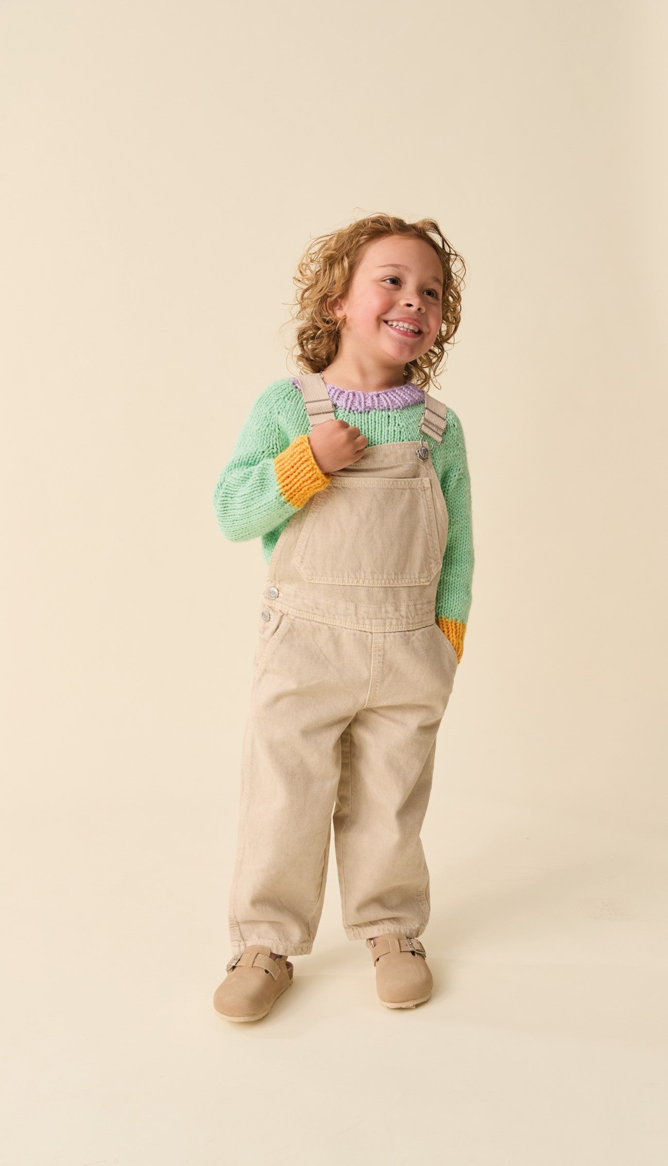 Knitting Pattern 2634 - Sweater in Sirdar Snuggly Chunky