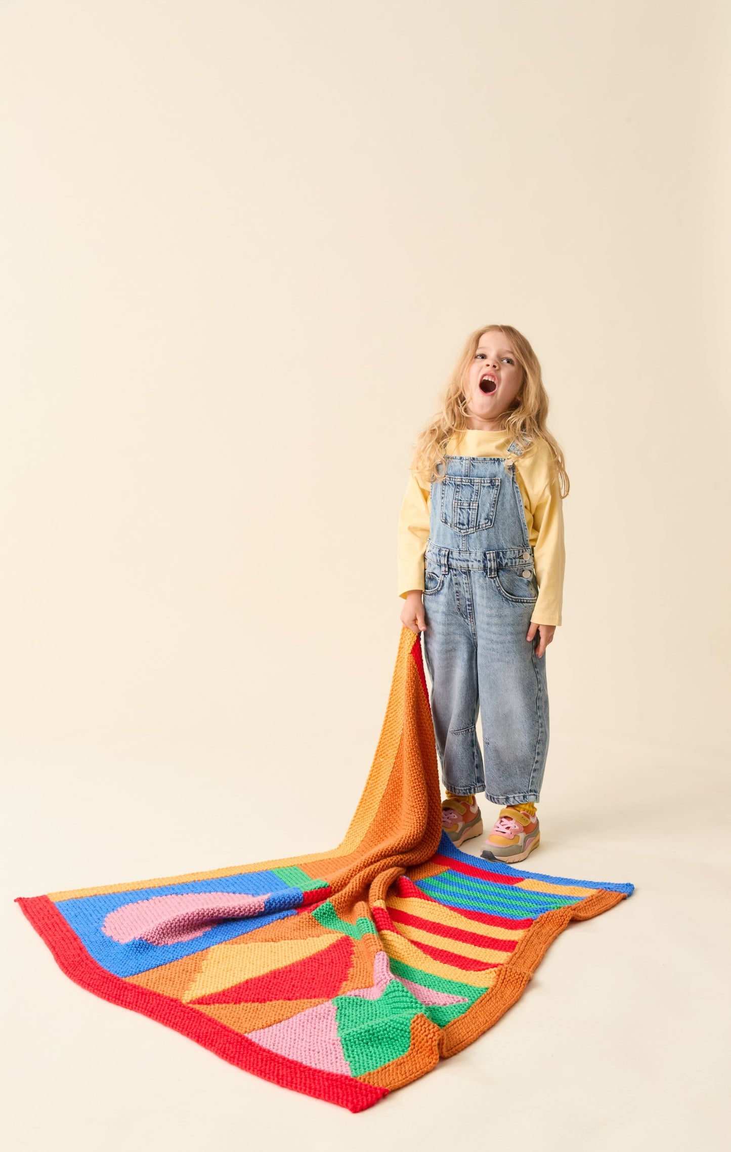 Knitting Pattern 2641 - Blanket in Sirdar Snuggly Chunky