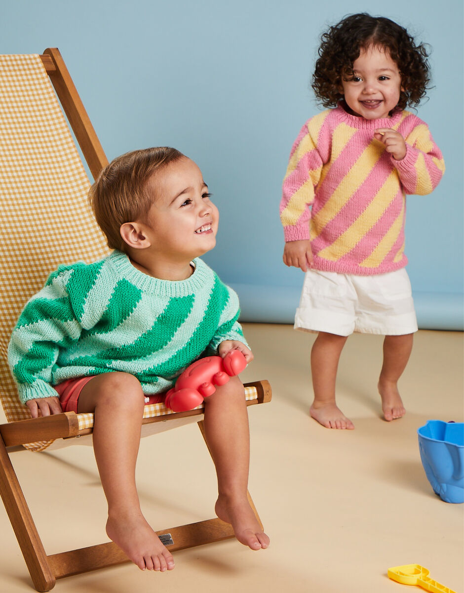 Knitting Pattern 5525 - BEACH HUT STRIPE SWEATER IN SNUGGLY DK