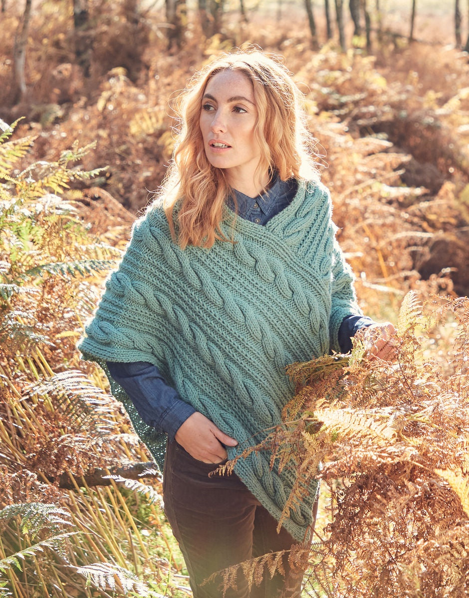 Knitting Pattern 8292 - Poncho in Bonus Chunky
