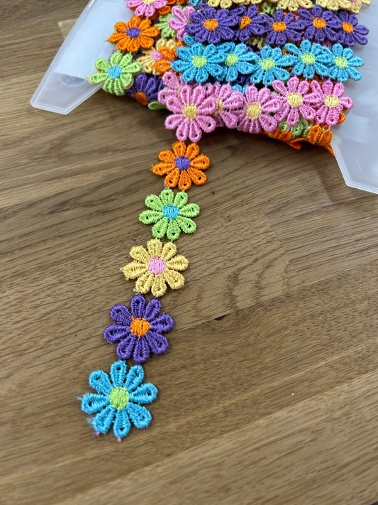 Daisy Guipure Trim - 25mm - Multi-Coloured