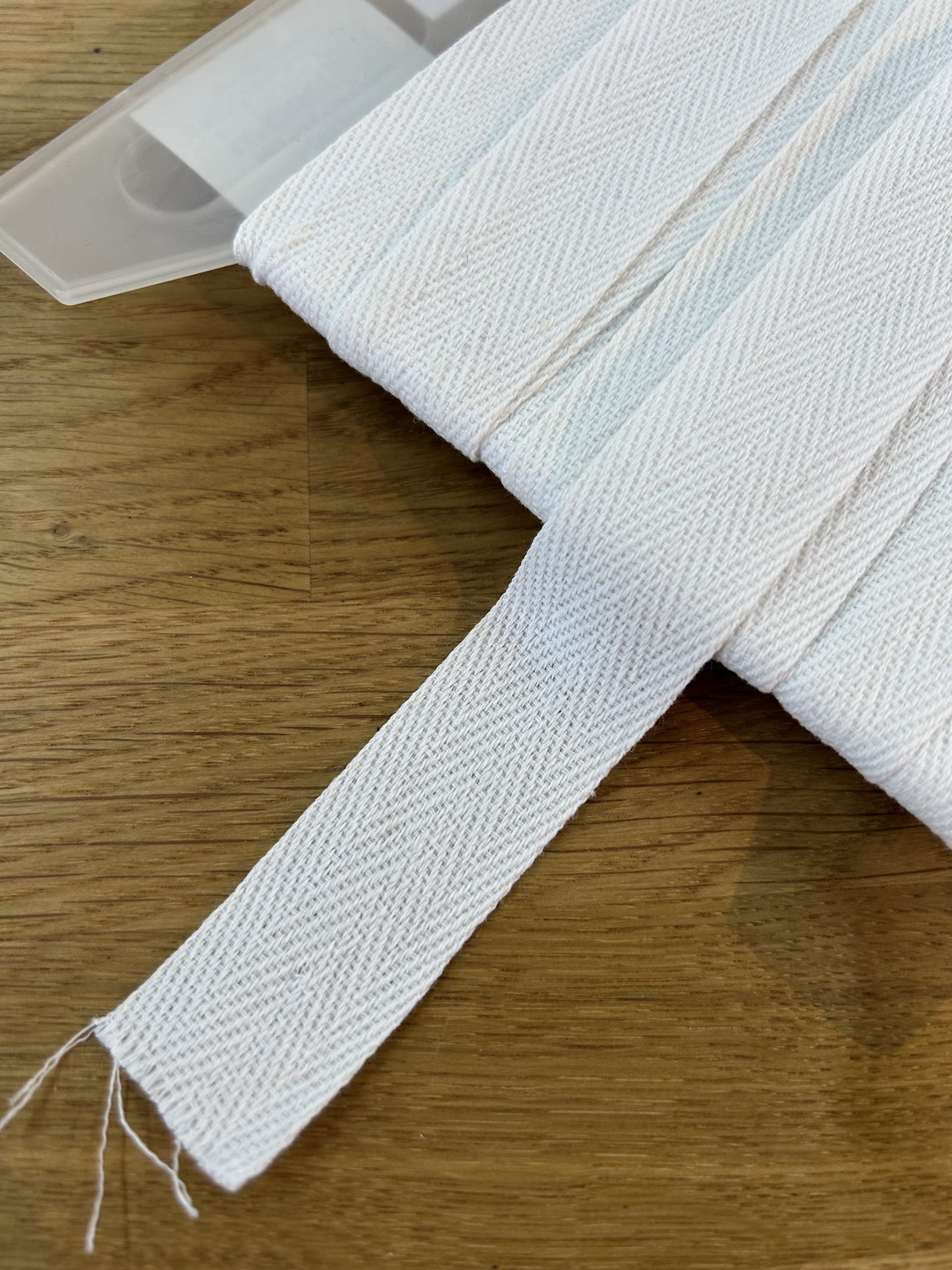 Herringbone Tape - 25mm - White