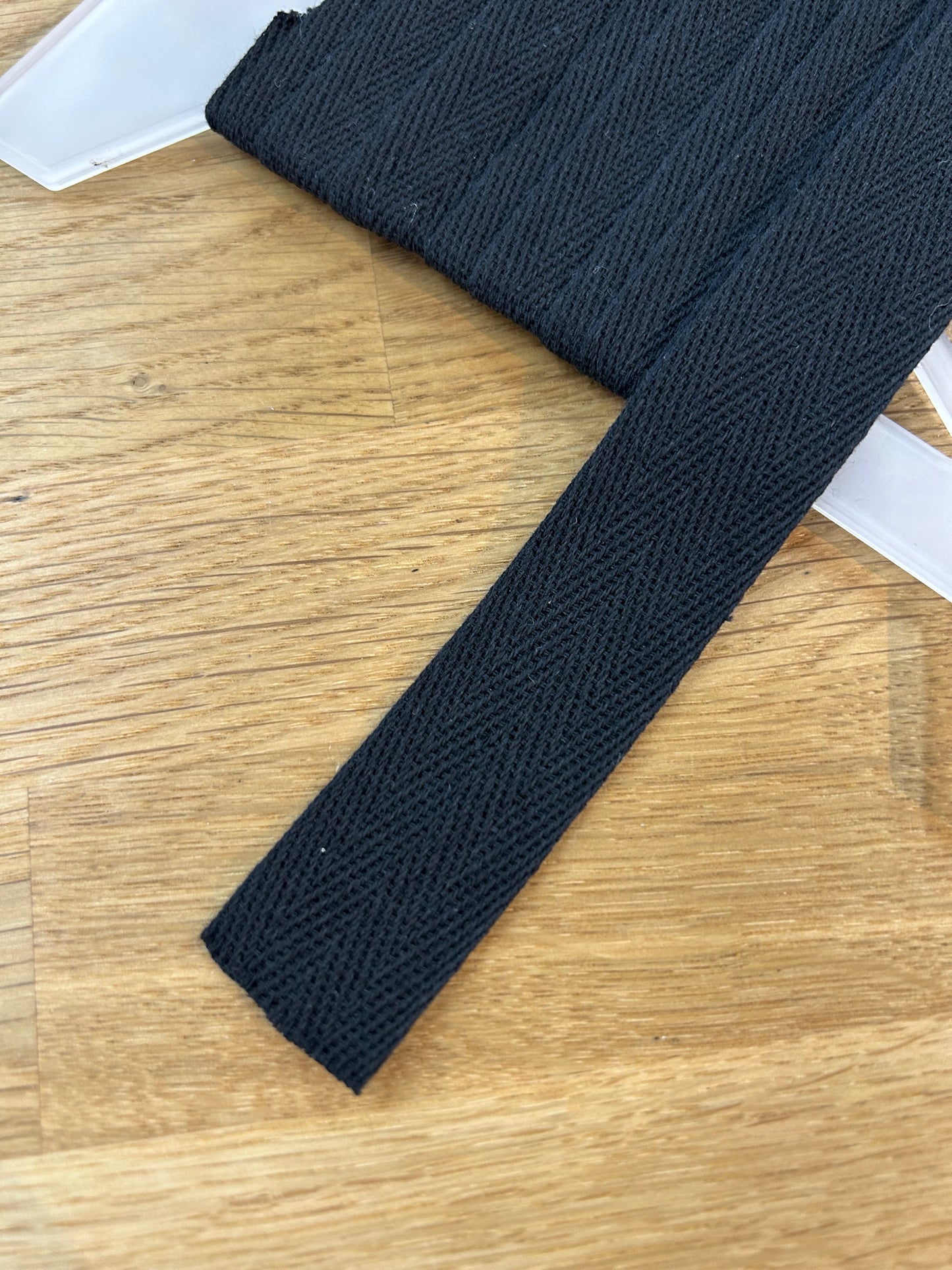 Herringbone Tape - 25mm - Black