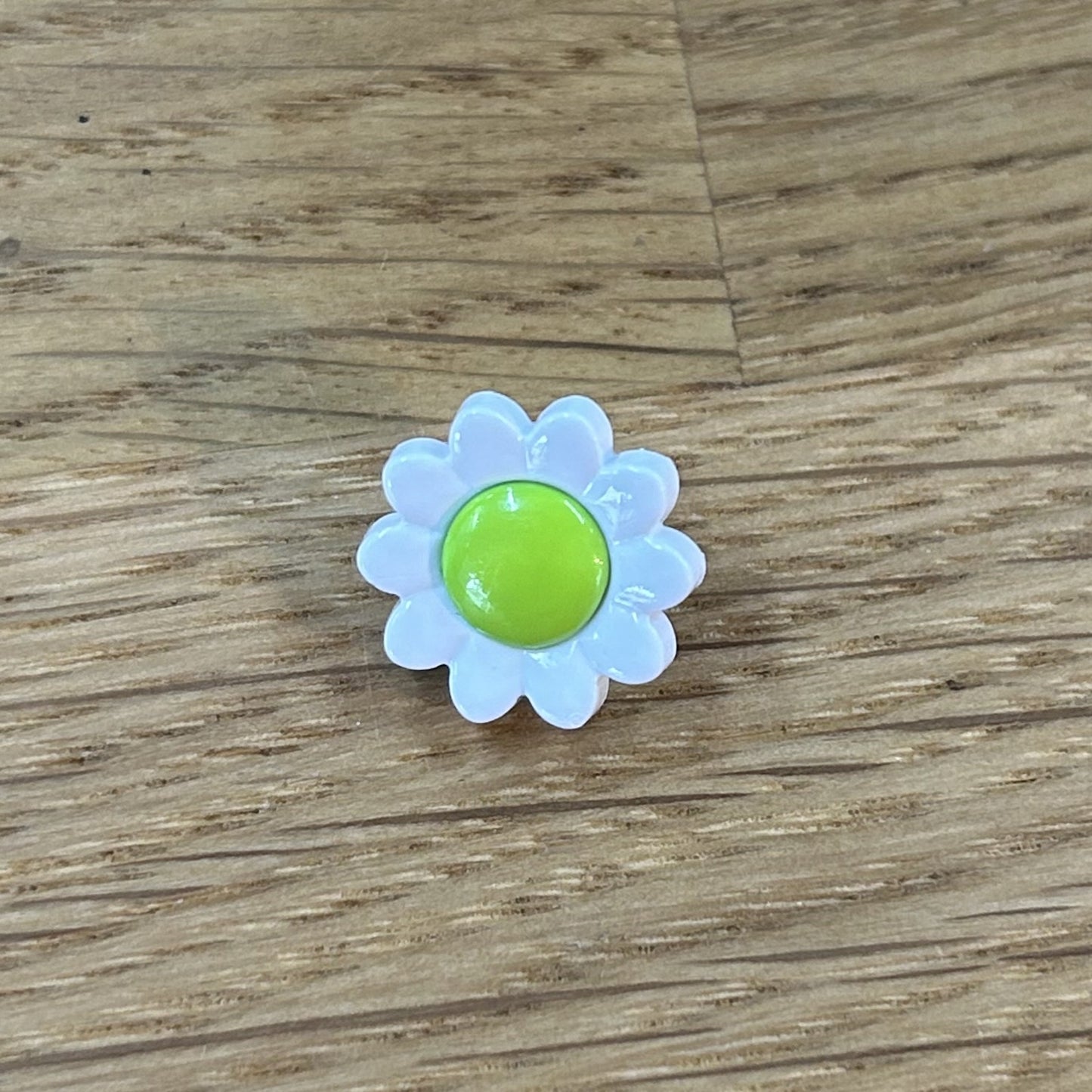 Button with Shank - 14mm - Daisy - Lime Green