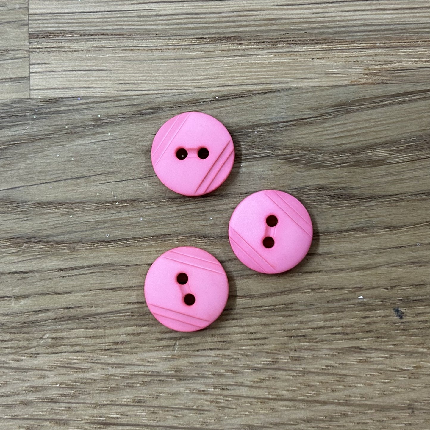 2 Hole Button - 13mm - Coral