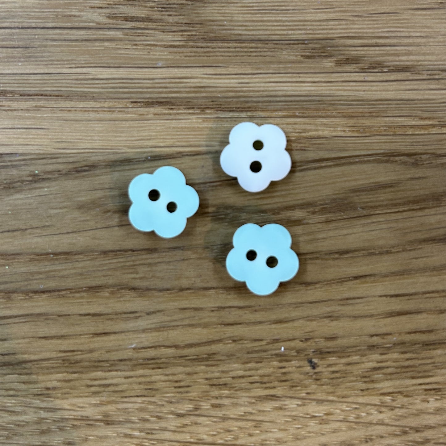 2 Hole Button - 11mm - Flower - Mint Green