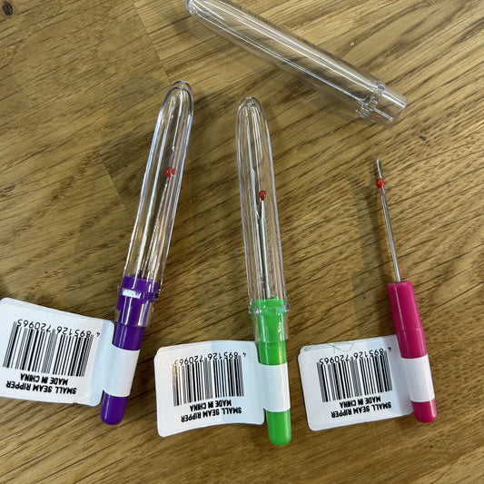 Small Stitch/Seam Ripper