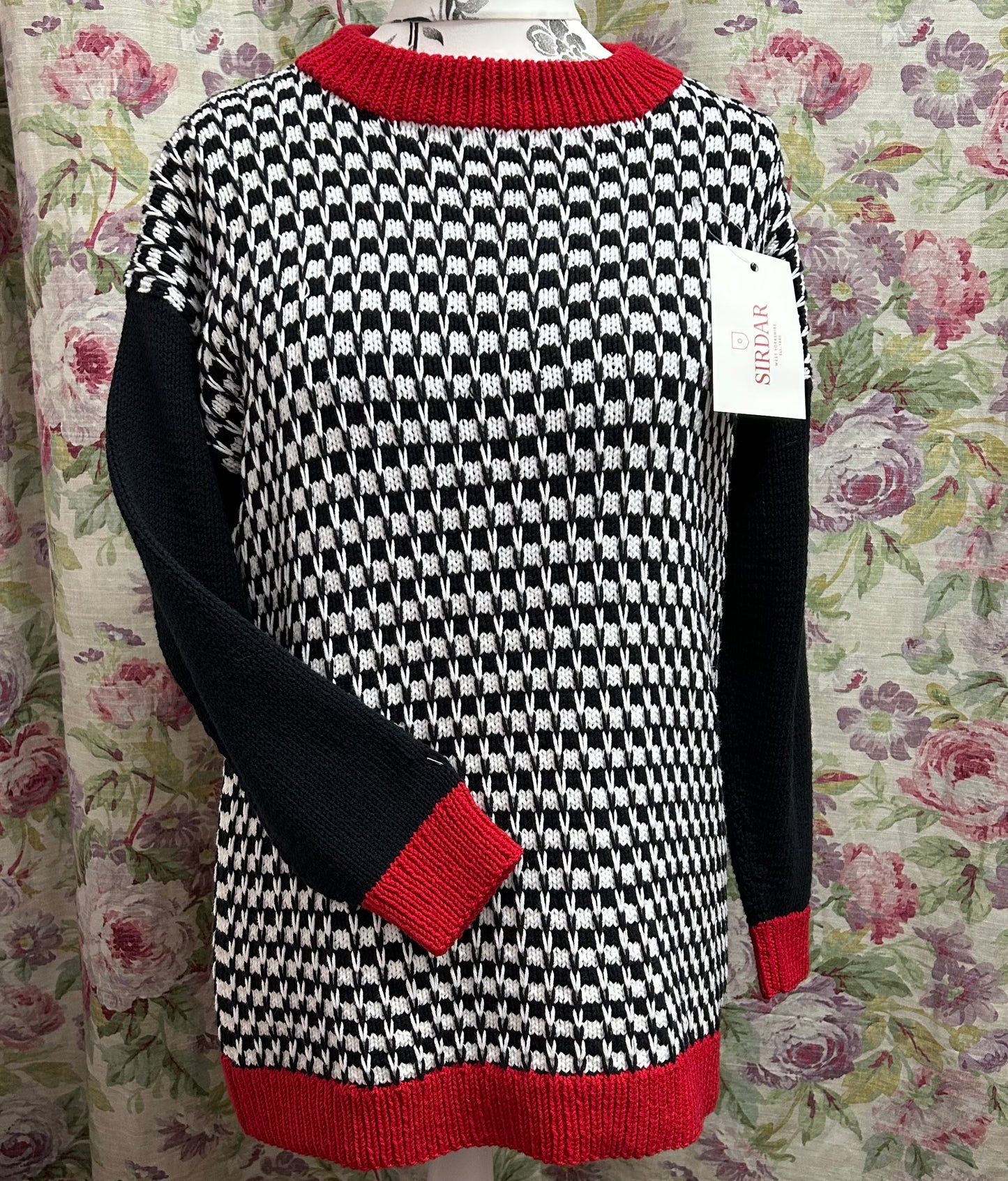 Knitting Pattern 10576 - STREET ART SWEATER IN SIRDAR STORIES DK