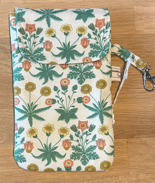 Handmade Fabric Pouch - William Morris - Buttermere Daisy