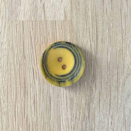 2 Hole Button - 28mm - Mustard