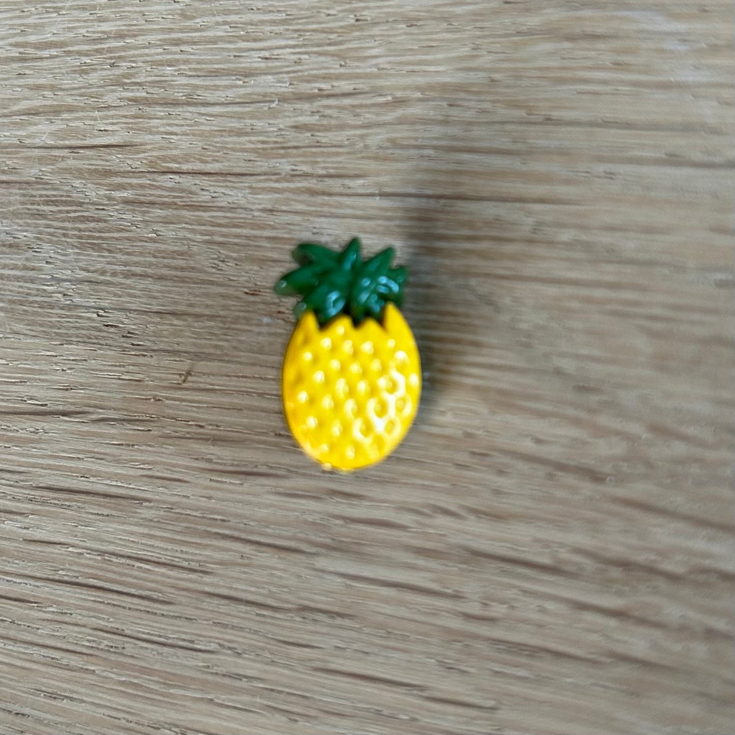 Button with Shank - 20mm - Pineapple