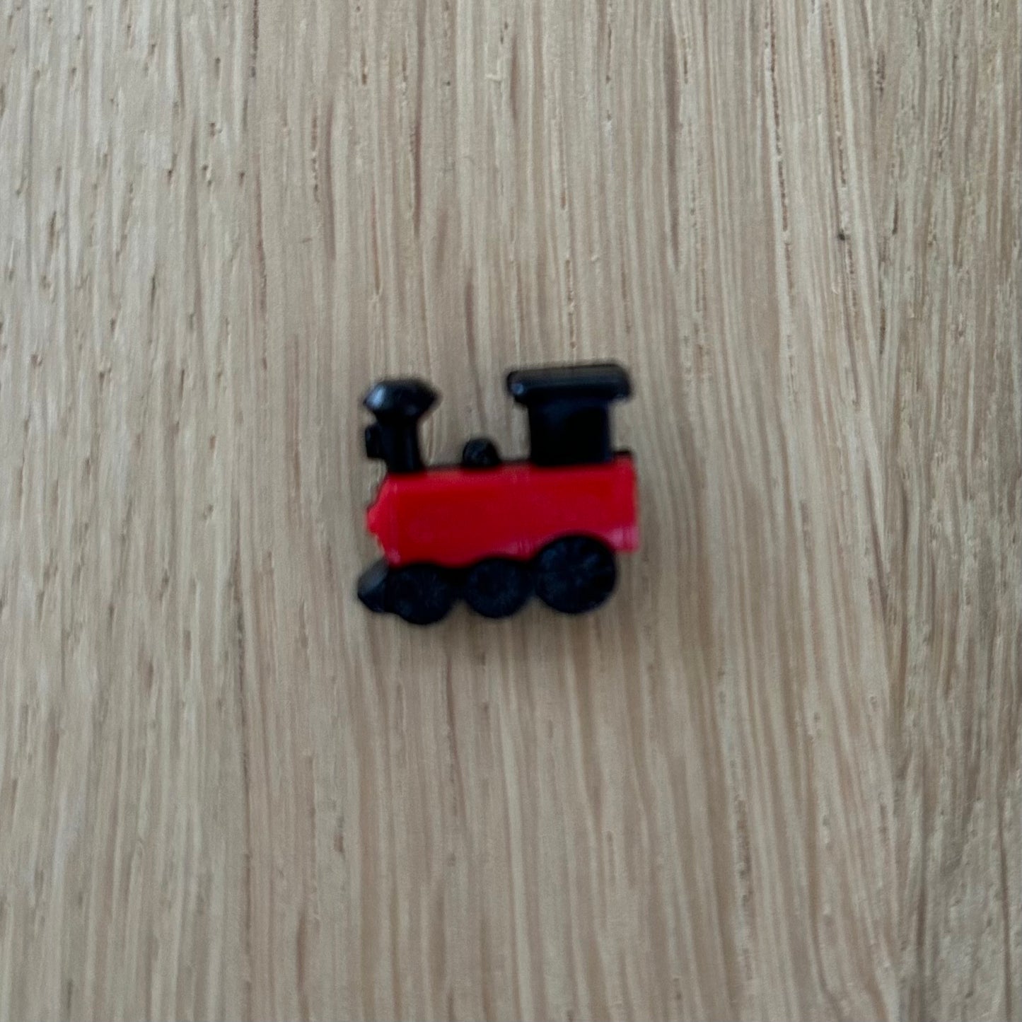 Button with Shank - 18mm - Train - Red/Black