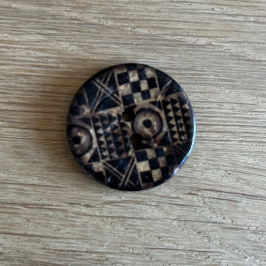 2 Hole Button - 28mm - Coconut Aztec - Brown/Black