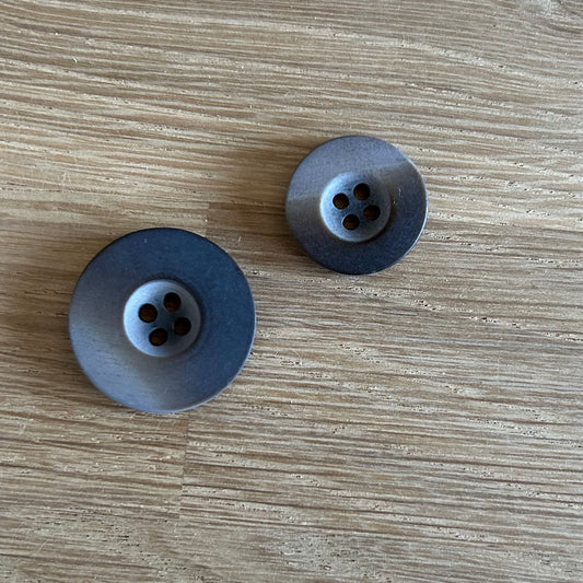 4 Hole Button - 18mm - Shaded Grey/Brown