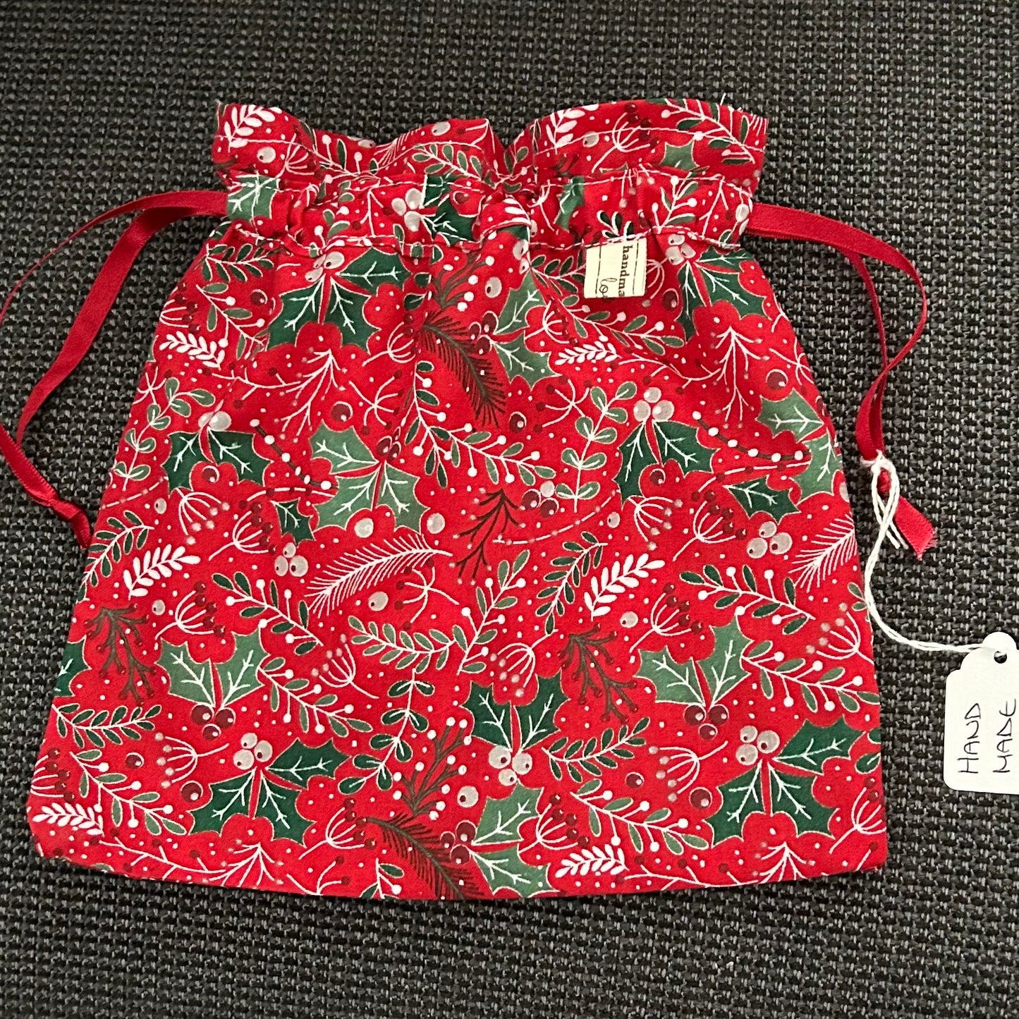 Hand Made - Drawstring Christmas Gift Bag - Holly & Mistletoe