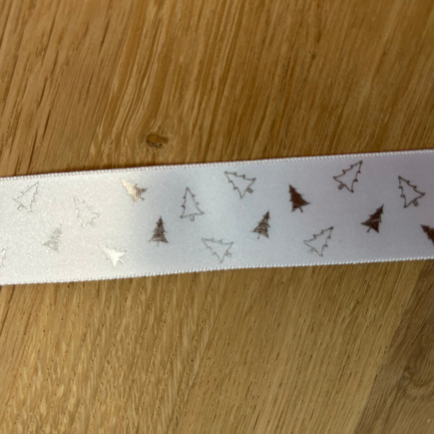 Christmas Tree Ribbon - Polyester Satin 25mm - White/Silver