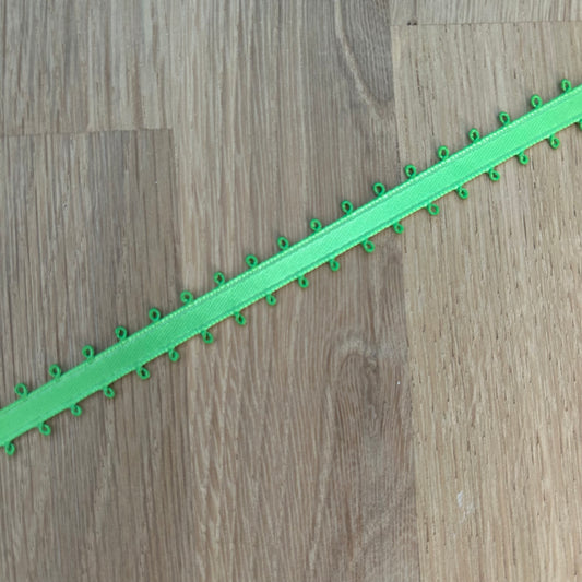 Double Sided Satin Picot Edge Ribbon 9mm - Lime Green Col 813