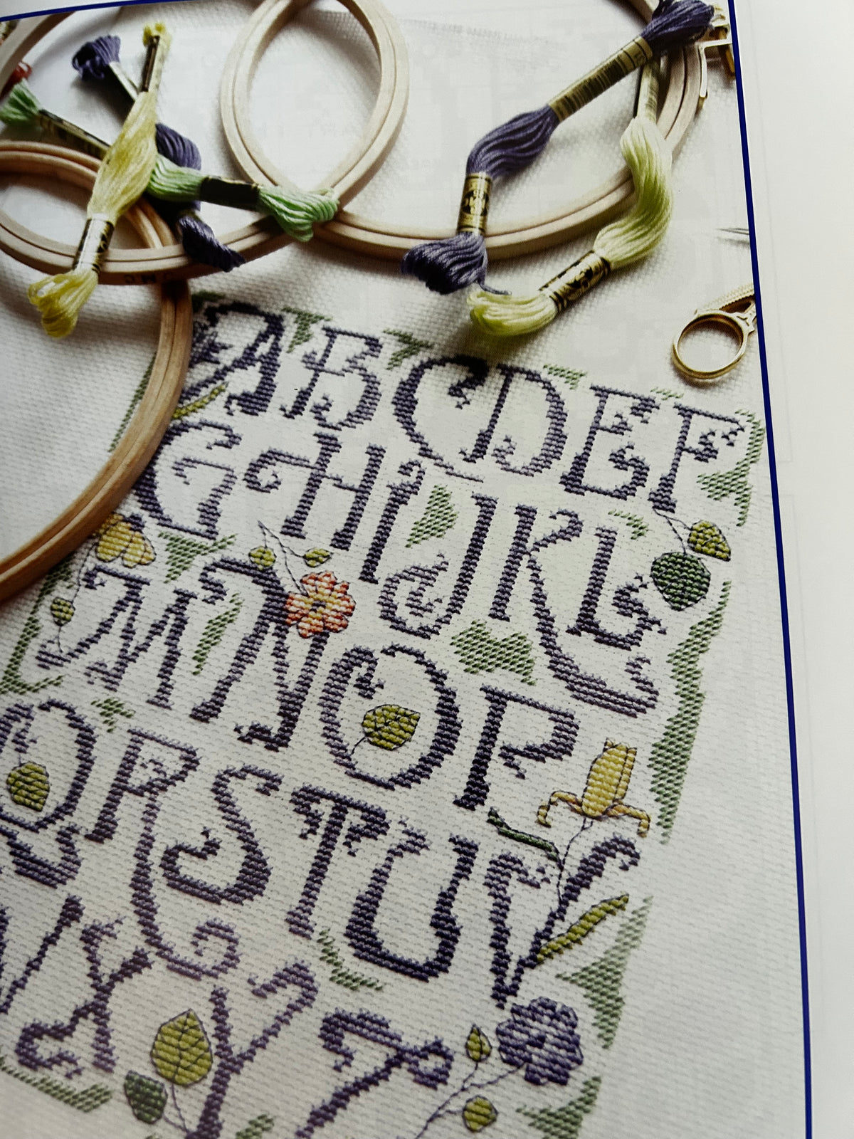 Point De Croix - Cross Stitch Book No 01