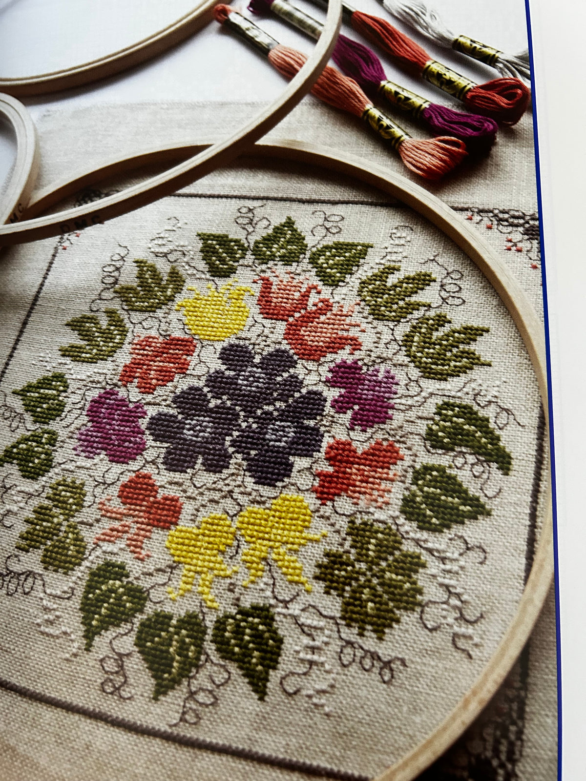 Point De Croix - Cross Stitch Book No 01