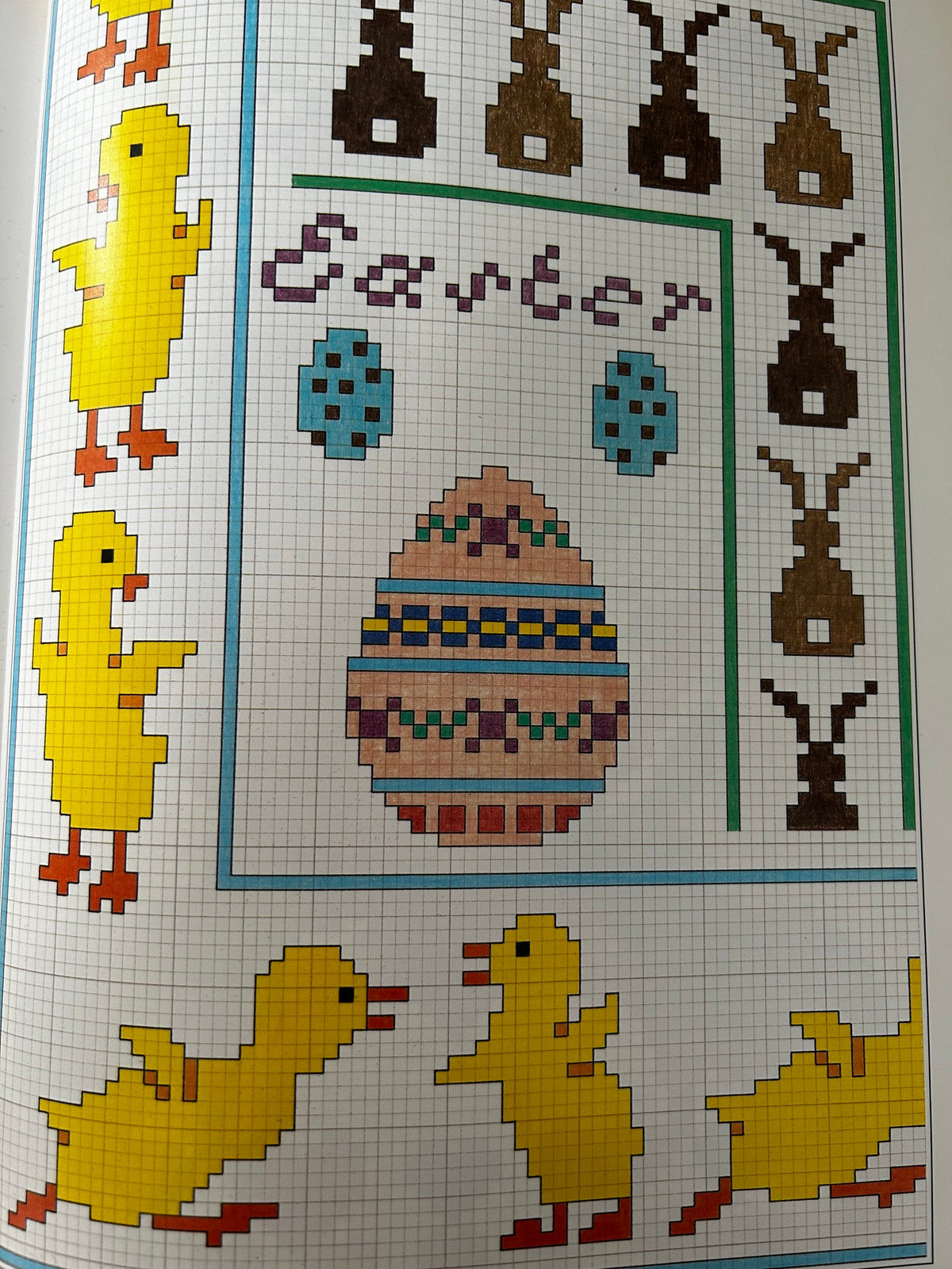 500 Cross Stitch Charted Designs - Hardback - Pre-Loved