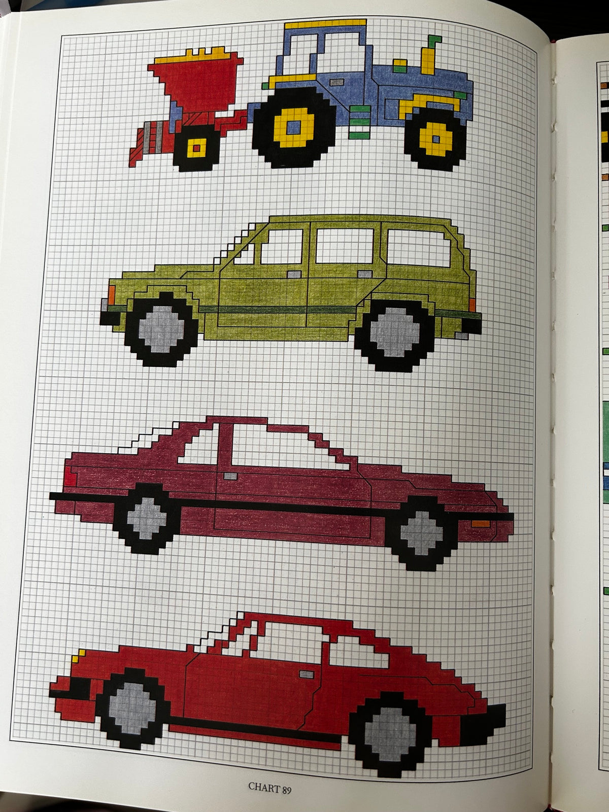 500 Cross Stitch Charted Designs - Hardback - Pre-Loved