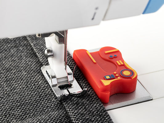 MAGNETIC SEAM GUIDE - For Sewing Machine Use
