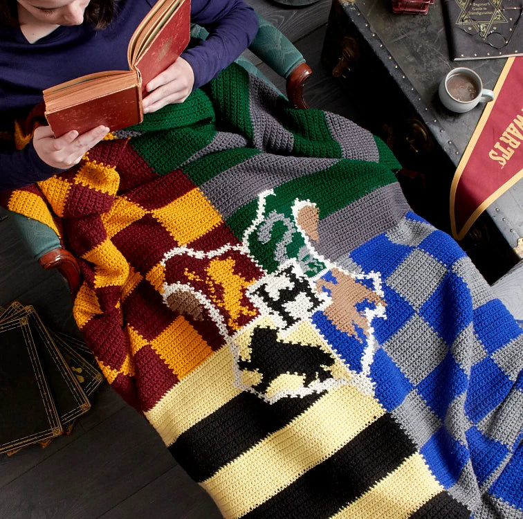 HARRY POTTER - Crochet Wizardry - The Official Crochet Pattern Book