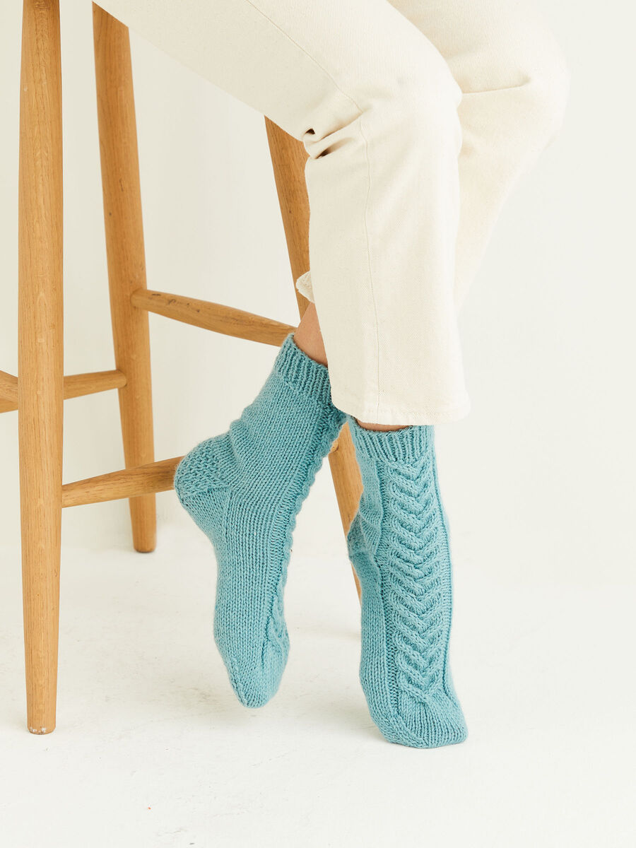 Knitting Pattern 10306 - CABLE PANEL BLANKET & SOCKS IN SIRDAR COUNTRY CLASSIC DK