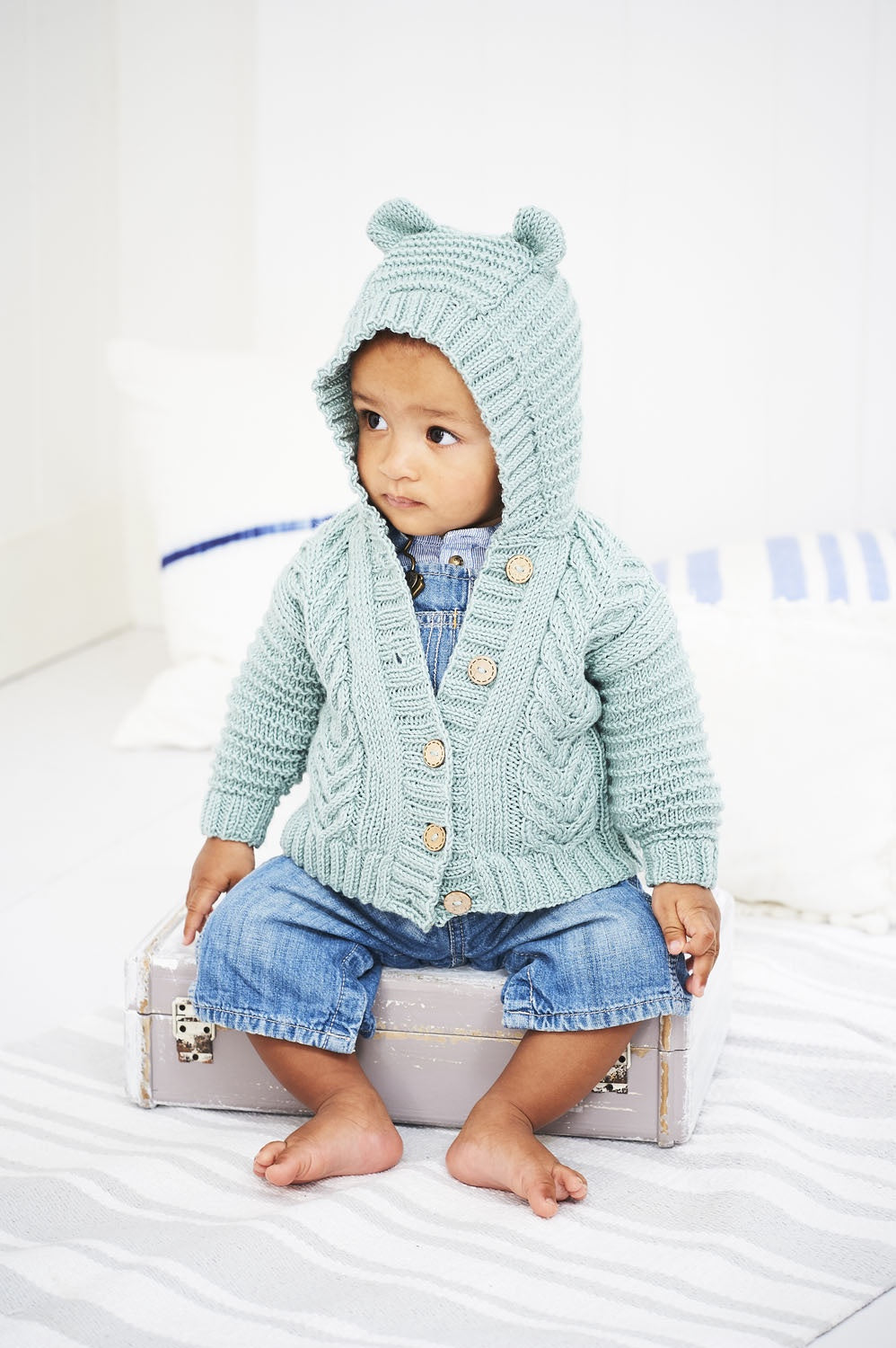 Knitting Pattern 9605 - Jackets in Bambino DK