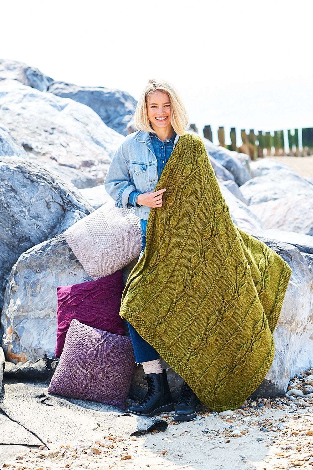 Knitting Pattern 9944 - Blankets & Cushions in Fusion Chunky